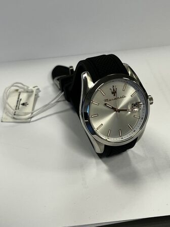 Armbåndsur  MASERATI ATTRAZIONE 43 MM 3H W/SILVER DIAL BLK ST