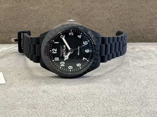 Armbåndsur  SECTOR DIVER 36 MM 3H BLK DIAL BLACK SILICON ST