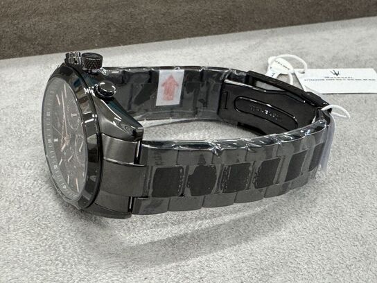 Armbåndsur  MASERATI ATTRAZIONE 43 MM MULTI. GUN DIAL BR GUN 