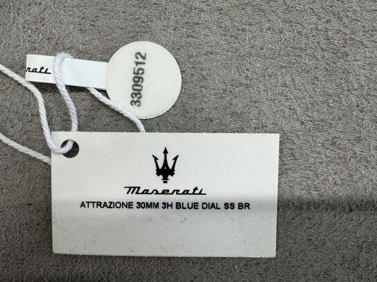 Armbåndsur  MASERATI ATTRAZIONE 30 MM 3H BLUE DIAL SS BR