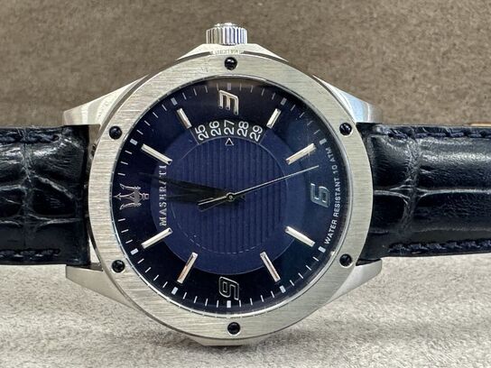 Armbåndsur  MASERATI CIRCUITO 44 MM SILVER/NAVY