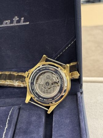 Armbåndsur  MASERATI SFIDA SORT/GULD GULDTONET STÅL Ø44 MM.