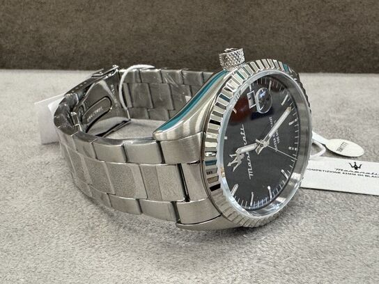 Armbåndsur  MASERATI COMPETIZIONE 43 MM 3H BLACK DIAL BR SS