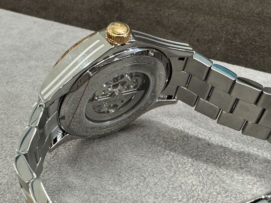 Armbåndsur  MASERATI CIRCUITO AUTOMATIC 44 MM SILVER/ROSE GOLD STRAP