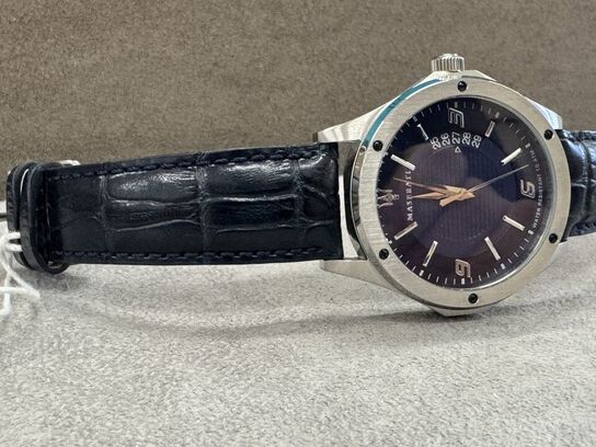 Armbåndsur  MASERATI CIRCUITO 44 MM SILVER/NAVY