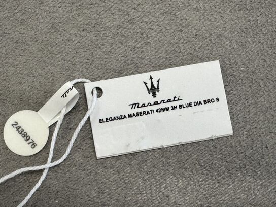 Armbåndsur  MASERATI ELEGANZA MASERATI 42 MM 3H BLUE DIA BRO S