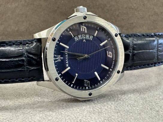 Armbåndsur  MASERATI CIRCUITO 44 MM SILVER/NAVY