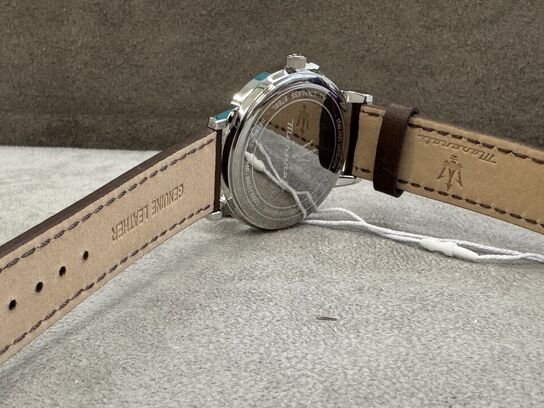 Armbåndsur  MASERATI ELEGANZA MASERATI 42 MM 3H BLUE DIA BRO S