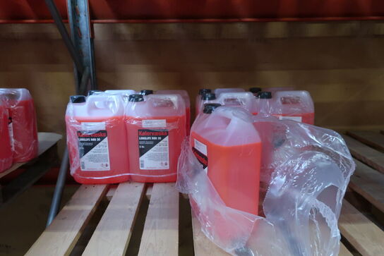 4 paller med kølervæske 