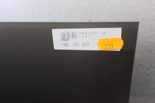 Diverse karosseriplader samt pladevogn 