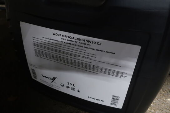 20 liter gearkasseolie WOLF ATF FE samt 20 liter motorolie 5W30 C2