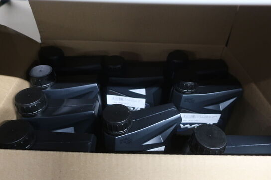 9 stk. motorolie WOLF AGRIFLOW 4T SAE 30 SJ samt 1 stk. gearolie 