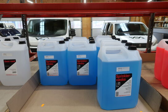 Diverse kølervæske, sprinklervæske samt demineraliseret vand 