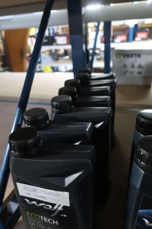 9 stk. motorolie WOLF