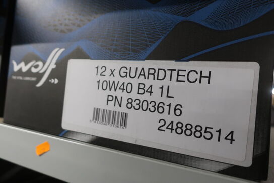 30 stk. motorolie samt gearolie WOLF 