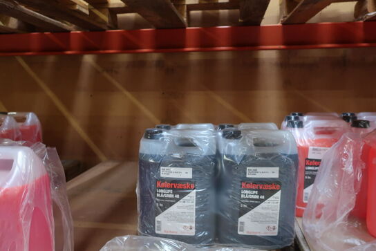 4 paller med kølervæske 