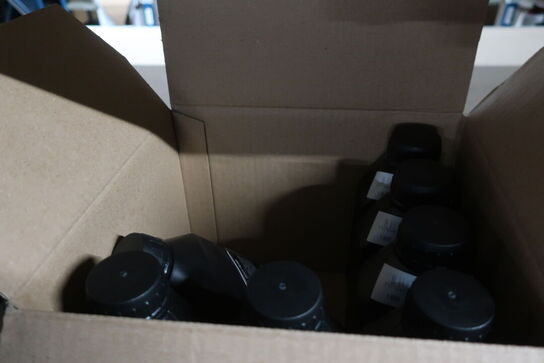 8 stk. motorolie WOLF 5W30 C1 samt 7 stk. bremsevæske WOLF DOT 3&4