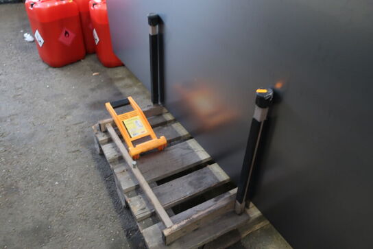 Diverse karosseriplader samt pladevogn 