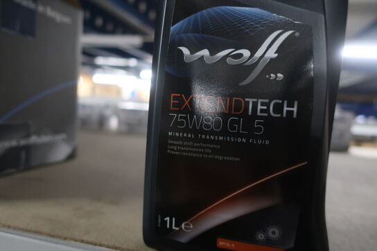 30 stk. motorolie samt gearolie WOLF 