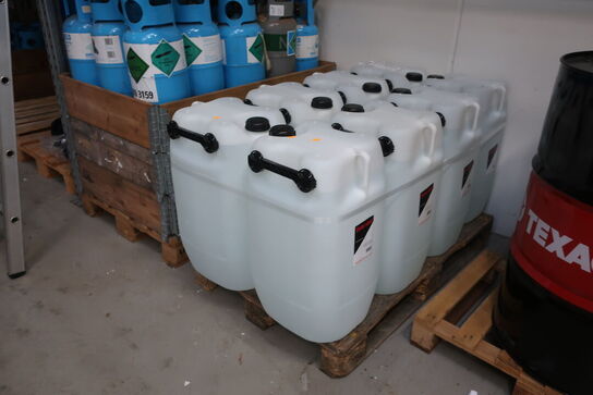 8 stk. demineraliseret vand 60 liter 