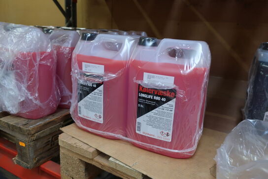 4 paller med kølervæske 