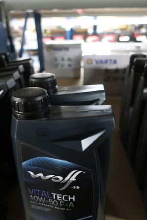 9 stk. motorolie WOLF