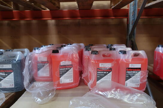 4 paller med kølervæske 