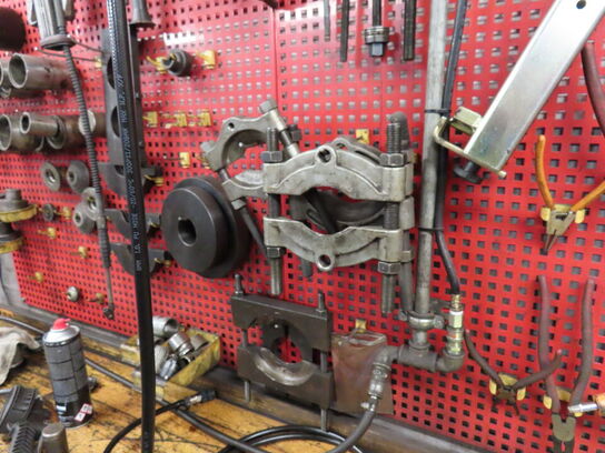 Værkstedstavle med indhold