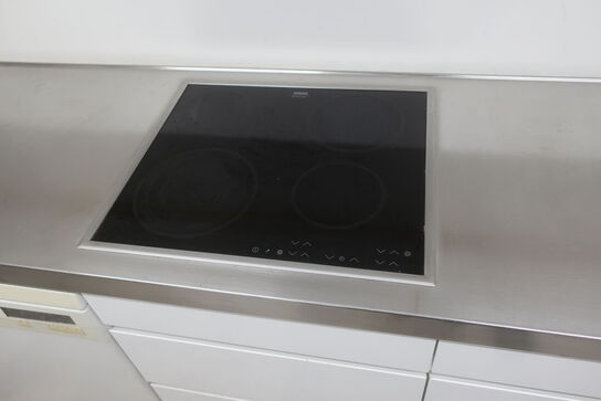 Stålbordplade med vask og kogeplade