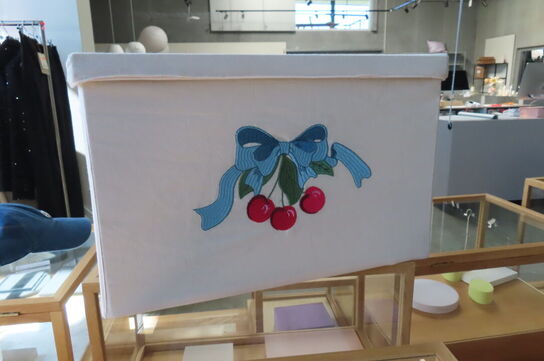 Opbevaringskasse KONGENS SLØJD CHERRY BOW