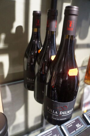 3 fl. Vin VILLA DELMAS