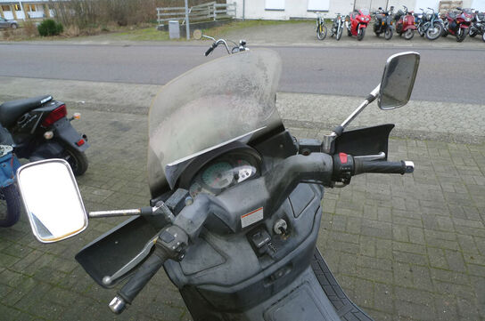 MC, Suzuki Burgman AN250