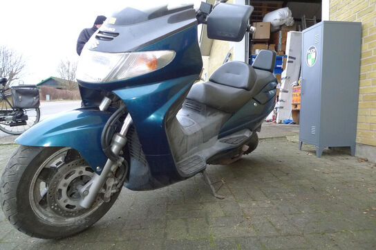 MC, Suzuki Burgman AN250