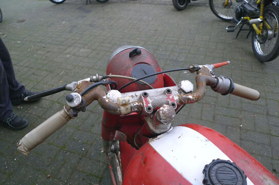 MC, Benelli 2T125cc MOMSFRI