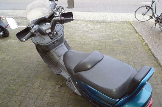 MC, Suzuki Burgman AN250