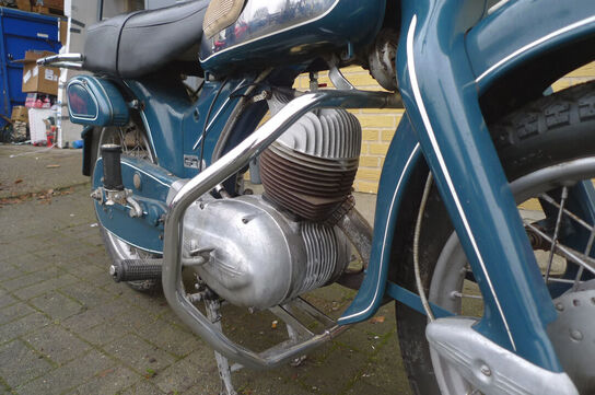 MC, NSU Supermax 200cc 7981 MOMSFRI