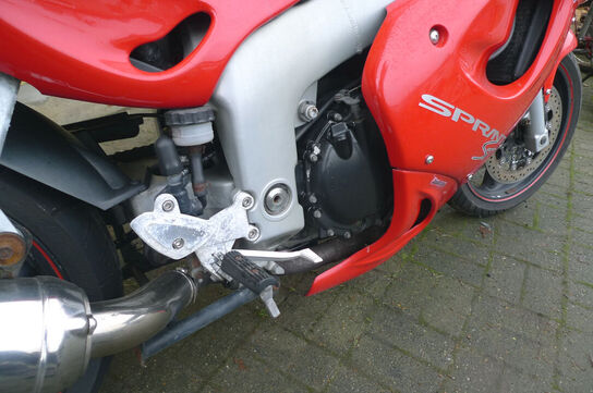 MC, Triumph 955 Sprint ST 0165 MOMSFRI