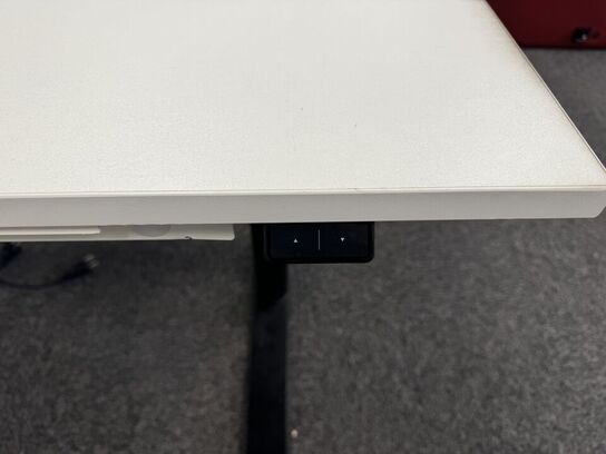 El. hæve/sænke skrivebord 