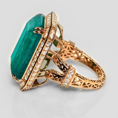 18,70 ct. fin og sjælden smaragd og diamantring i 18 kt. rosèguld