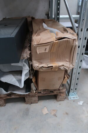 Palle med metalkasser