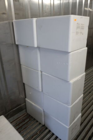 Div. Flamingokasser med varelager