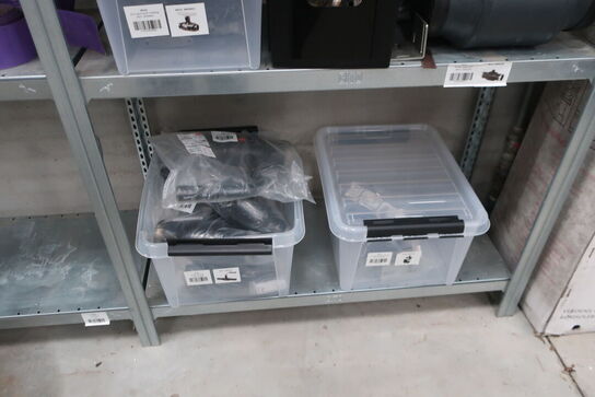 3 fag lagerreoler med indhold