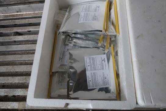 Div. Flamingokasser med varelager