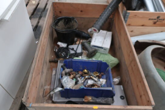 Div. EURO-paller, pallerammer, varelager og reservedele