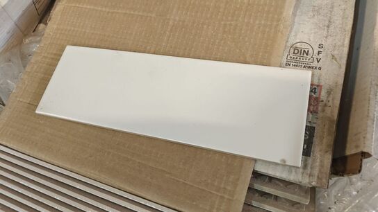 476 stk. Kalebodur fliser hvid 10x30cm. (MOMSFRI)