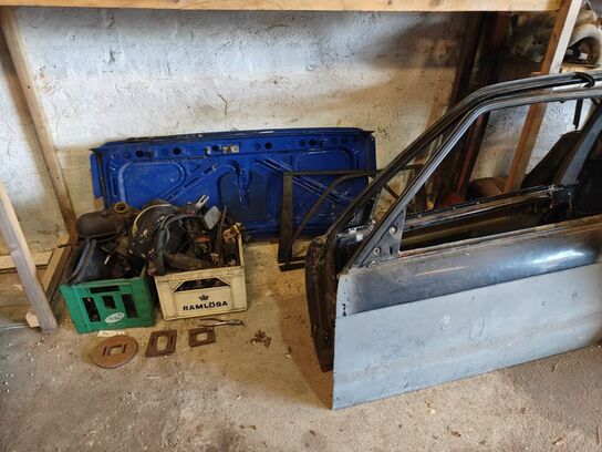 BMW E30 1983 Racer karrosseri (MOMSFRI)