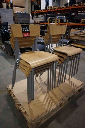 8 stk Stabelbare stole 