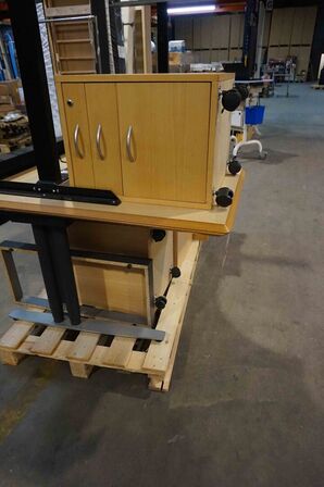 2 stk Elektriske hævesænkeborde med fire skuffemoduler 