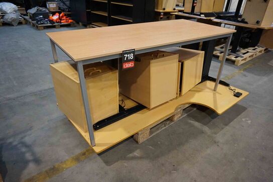 Elektrisk hævesænkebord, mødebord og tre skuffemoduler 