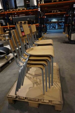 8 stk Stabelbare stole 